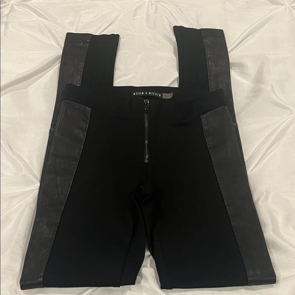 Alice + Olivia Black Lamb Leather Zipper Leggings Size 0 - Picture 5 of 11